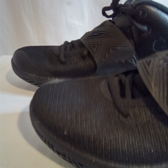 Nike Kyrie Flytrap 3 Black Metallic Gold Men's shoes size 8.5 BQ3060 008 - Picture 8 of 12